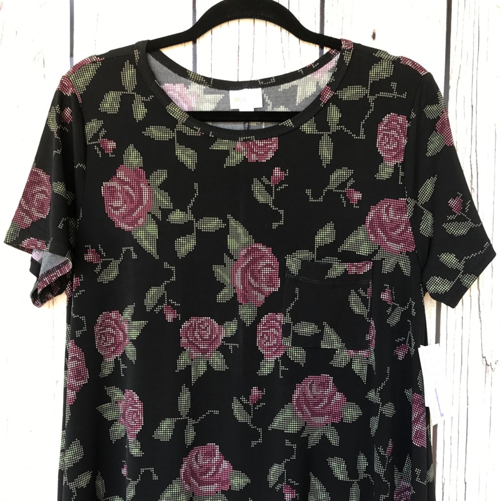 Lularoe Rose Large Carly Dress, slinky material!🌹